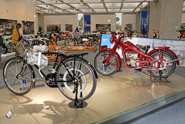 左がホンダドリーム号